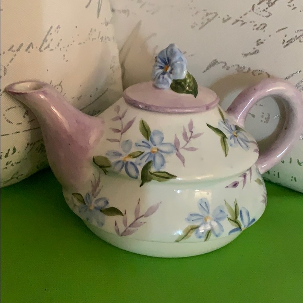 Captivate Teapot Lavender and Blue White